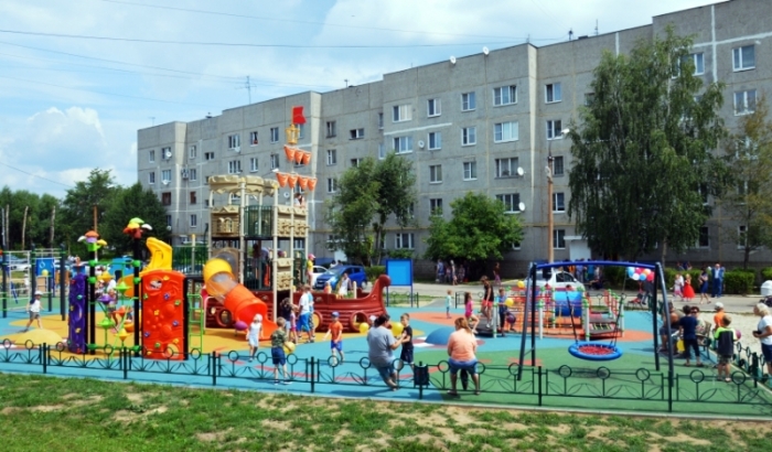 Новая детская спортивно-игровая площадка в поселке Хорлово
