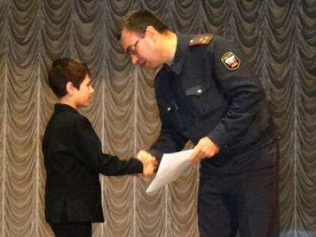 За помощь Воскресенской полиции награждены школьники