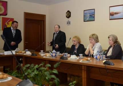 Литераторы рассказали главе района о визите в Болгарию