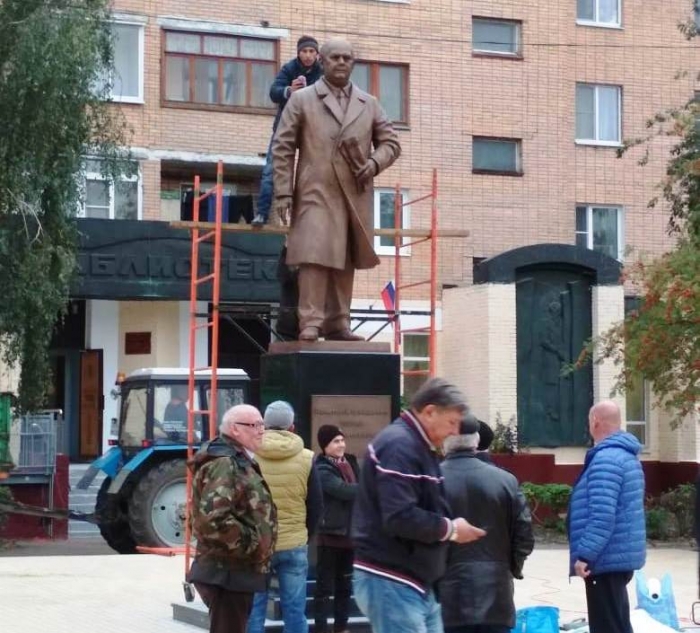 Памятник В.В. Андресу в Воскресенске – добрая память о Почётном гражданине