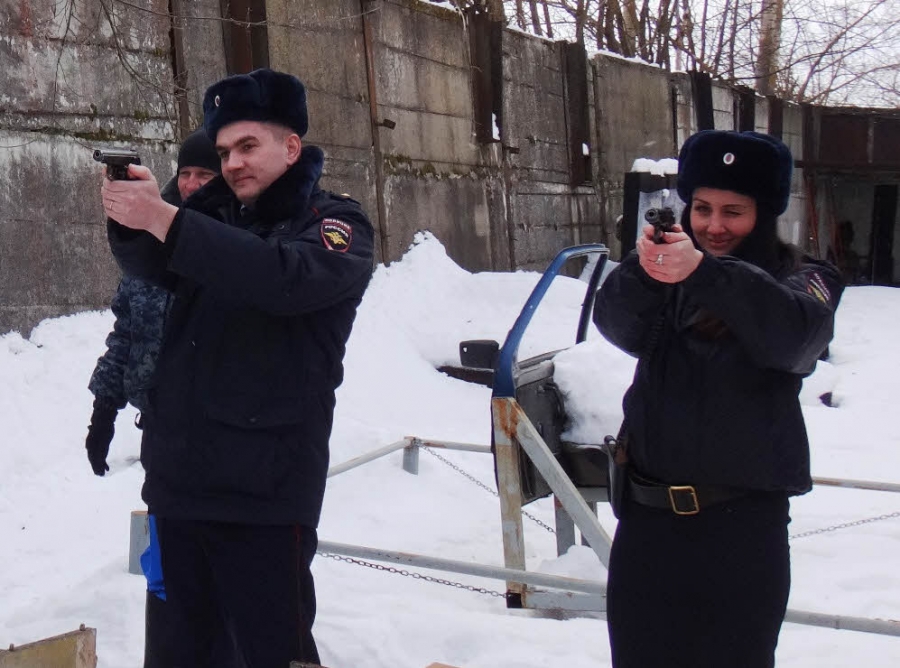 Полицейские приняли участие в соревнованиях по пулевой стрельбе, посвященных Дню защитника Отечества