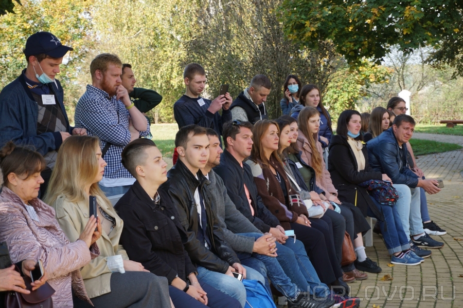 В семинаре молодых поэтов центральной России участвовал воскресенец Алексей Лавров