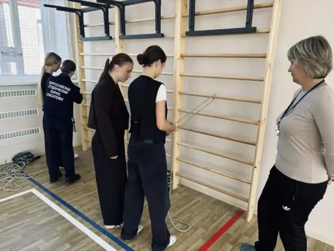 Квест «Я — турист»: студенты Воскресенского колледжа учат школьников безопасности