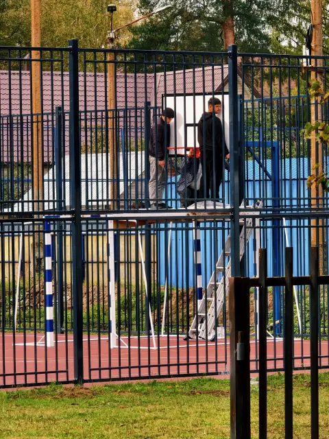 В Хорлово завершают строительство новой спортплощадки